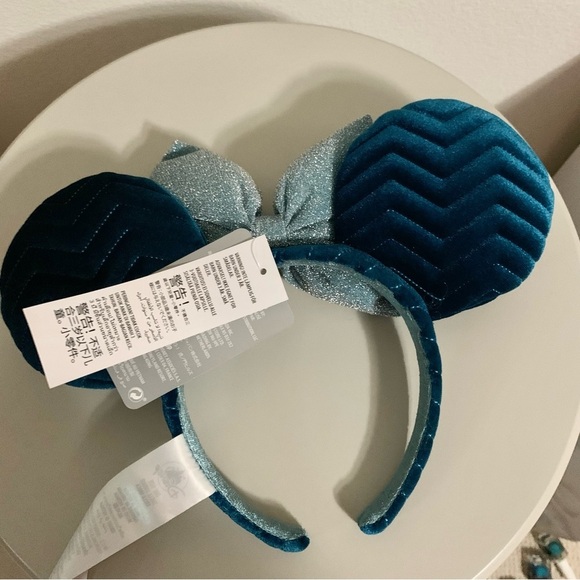 DISNEY Blue Chevron Quilted Sparkly Bow Minnie Mouse Ears Headband - Picture 5 of 5